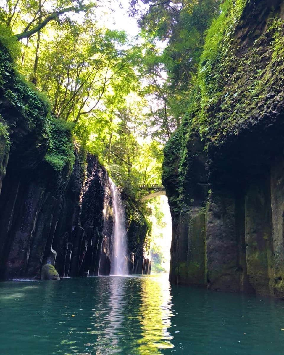 堀江りほのインスタグラム：「高千穂⛰  #宮崎旅行 #高千穂峡  #ボート #思い出」