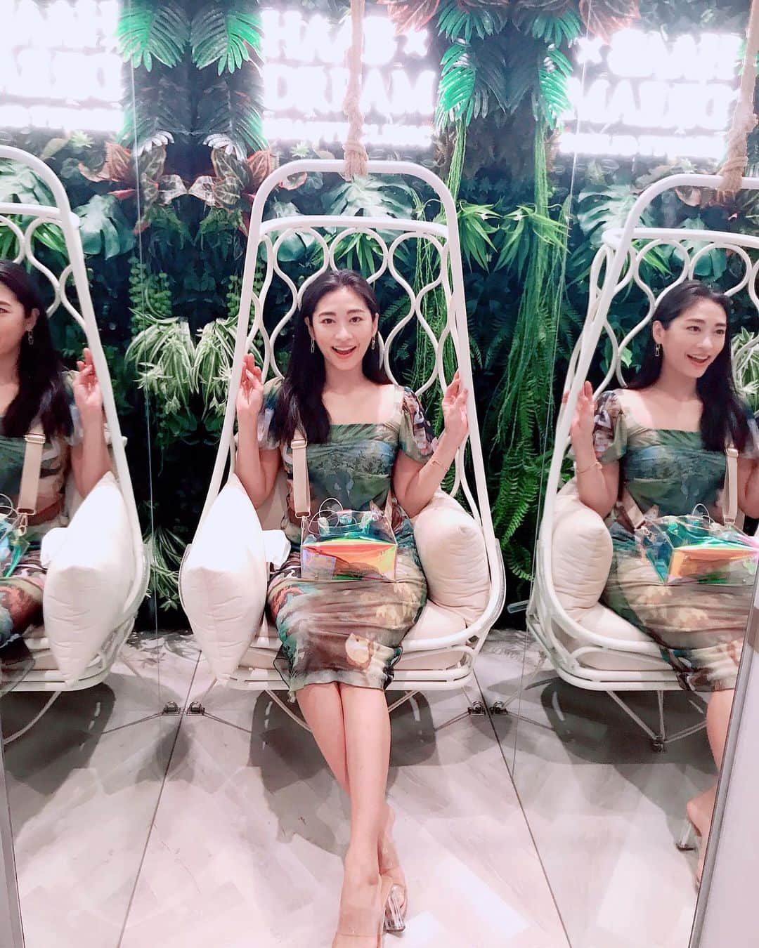 久保杏奈さんのインスタグラム写真 - (久保杏奈Instagram)「@haab_dream のopening partyに行ってきたよ✨  ビル一棟にエステも病院も入って 内装やエステの監修は @darenogare.akemi ちゃんがしていることもあって、クリニックは映えスポットがたくさん！こんなお洒落なクリニック見たことない！  オーナーの @chihirokaji0125 と @moris___123 もおめでとう🎉🍾  #haab #haabビューティー #ダレノガレ明美プロデュース #haabdream #christina #神宮前 #オープニング」9月2日 14時50分 - ___iam_anna___