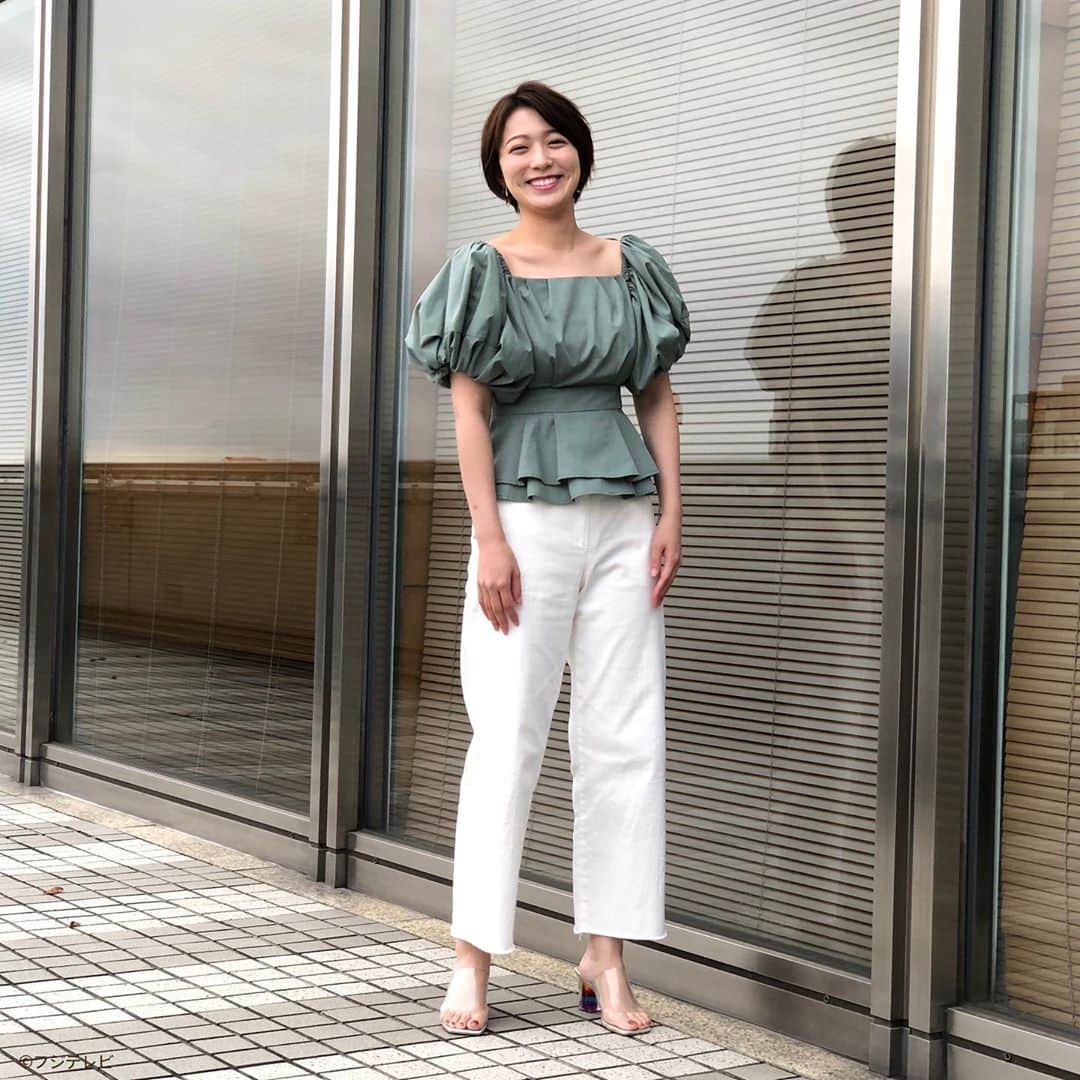 フジテレビ「めざましテレビ」さんのインスタグラム写真 - (フジテレビ「めざましテレビ」Instagram)「9月1日（火） ・ ファッション雑誌CanCamとコラボした お天気コーナー「きょう何着て行く？」 阿部華也子ちゃんの毎日のコーデを紹介♪ ・ 【きょうのコーデ】 ブラウス→#REDYAZEL 6900円 パンツ→#IsntShe？ 5400円 靴→#EVOL 8900円 ・ 【コーデのポイント】 一見シンプルなブラウスは背中にリボンがついた バックシャンデザインなので存在感たっぷり🎀 肌見せブラウスもダスティミントなら秋口でも活躍します👀✨ 暑い今は白ボトムで爽やかに☘️ ・ #めざましテレビ #きょう何着て行く？ #阿部華也子 #今日のコーデ#コーデ #CanCam #今日のファッション#ootd #きょう何着て行く？は月〜金朝6時22分ごろ放送！」9月2日 14時53分 - mezamashi.tv