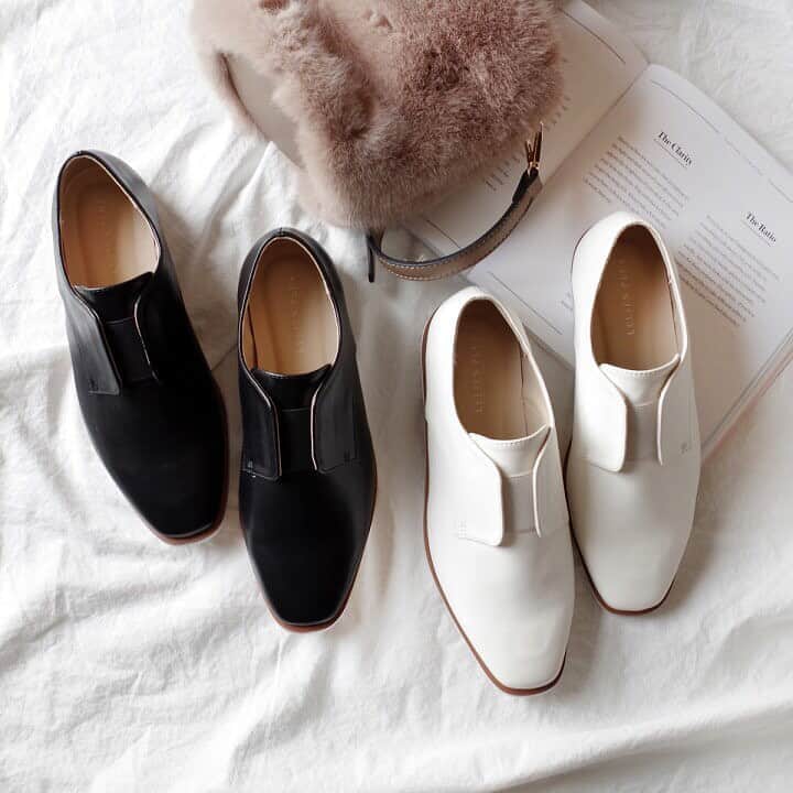 AmiAmi（アミアミ）Shoes Shopのインスタグラム：「. . 商品番号：mj4024 甲深マニッシュローファー  . . トレンドの甲深デザインの マニッシュローファー！ 履き口がゴムになっていて 脱ぎ履きも楽々◎ カバーソックスもしっかり隠れます☺︎ . . @amiami_shoes  #アミアミ#アミアミシューズ #ローファー#マニッシュローファー #フラットシューズ #スーパーSALE#ママコーデ #ママファッション#プチプラ #r_fashion#fashion」