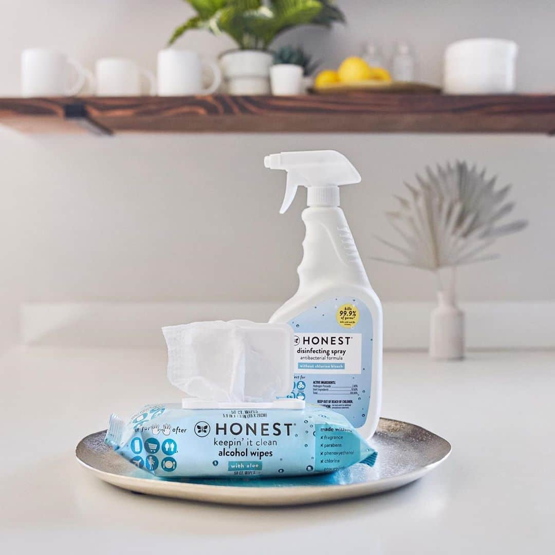 The Honest Companyさんのインスタグラム写真 - (The Honest CompanyInstagram)「No matter where life takes you, we've got you covered with the safe + protective essentials. 🙌⁣ ⁣ Alcohol Wipes are made with 65% alcohol + Disinfecting Spray helps kill germs without any harsh chemicals because you shouldn’t have to choose between a clean home and what’s good (aka safe) for you.⁣ ⁣ Drop a 💛 in the comments if you're loving these products too! #HonestCompany」9月2日 7時07分 - honest