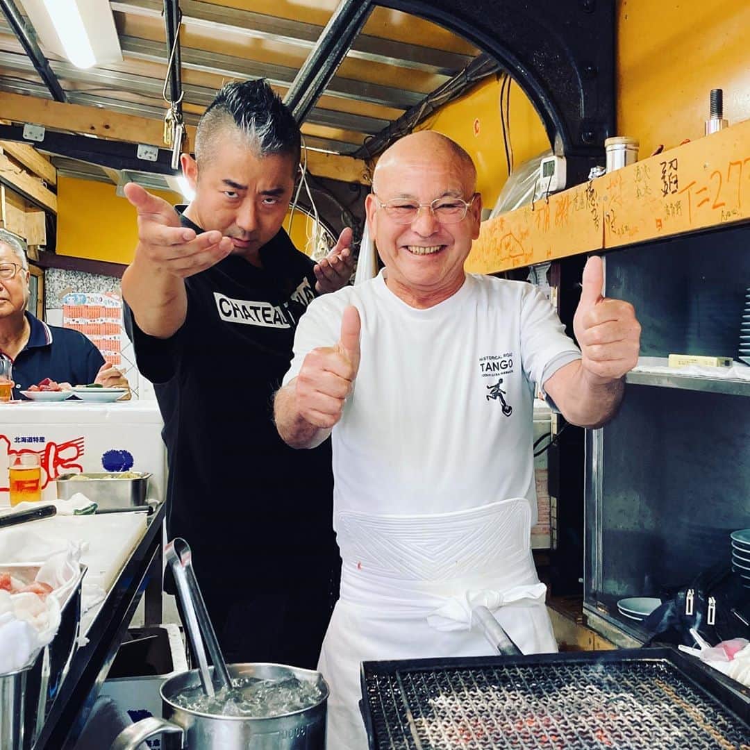 HAMADAHISATOさんのインスタグラム写真 - (HAMADAHISATOInstagram)「I’ve been travelling around all Japan to meet amazing people. All those loved by locals restaurants are fulfilled with lots of love and smiles. Dining out experience will be totally different soon, people crave for happiness not only the food itself. My journey will be continued. 😎 . #wagyumafia #toyo #osaka #jetset #japan #tour」9月2日 7時12分 - wagyumafia