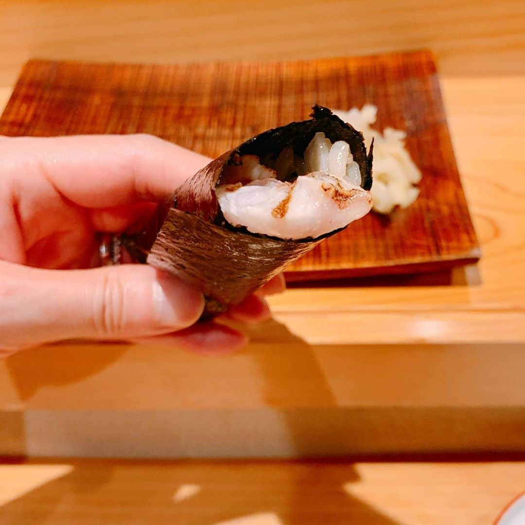 葉月里緒奈さんのインスタグラム写真 - (葉月里緒奈Instagram)「バタバタ金沢だったけど食べたいものは全部制覇。 #金沢グルメ#近江町グルメ#鮨#寿司#sushi#歴々#歴々近江町店 #さわらの西京焼き#アカニシ貝#コリコリ食感がたまらない #白海老#たこの柔らか煮#ガスエビ#茶碗蒸し梅餡#中トロ#平貝の磯辺焼き #いくら#いくらおかわり #ノドグロ巻き#白ワインと共に#輪島のワイン#赤酢のシャリ #さっぱりだからいくらでも食べれちゃう#食べた食べた#呑んだ呑んだ#金沢最高#rionahazuki」9月2日 7時19分 - riona_hazuki