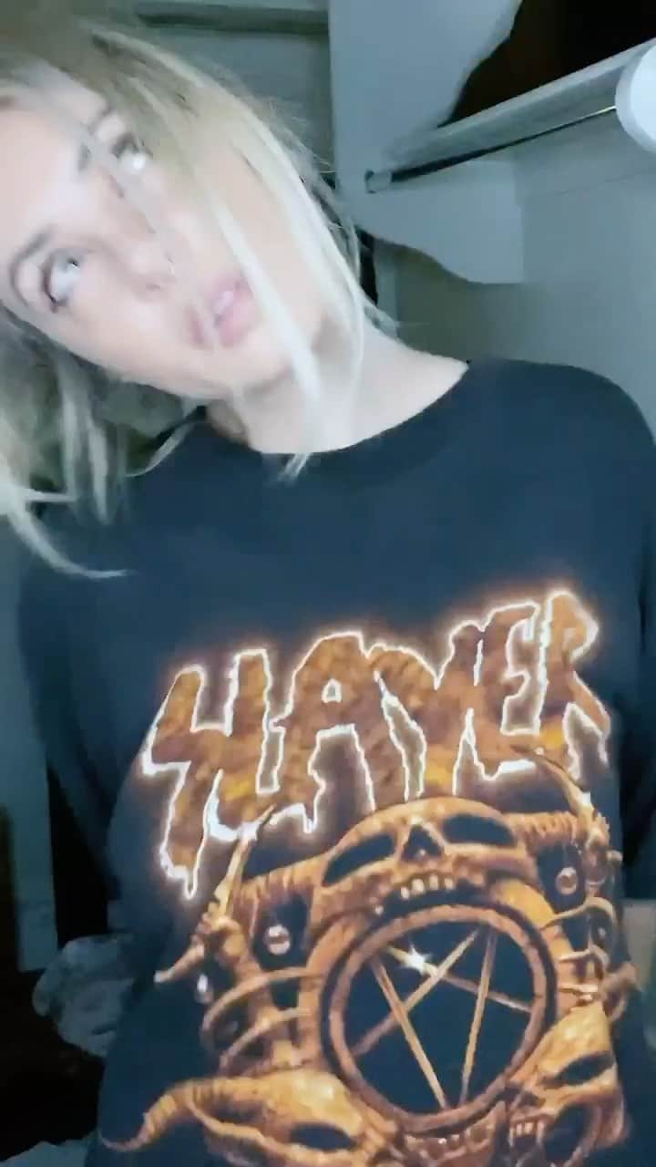 アリソン・ワンダーランドのインスタグラム：「my t-shirt collection pt. 1 (this took me ages lol)」