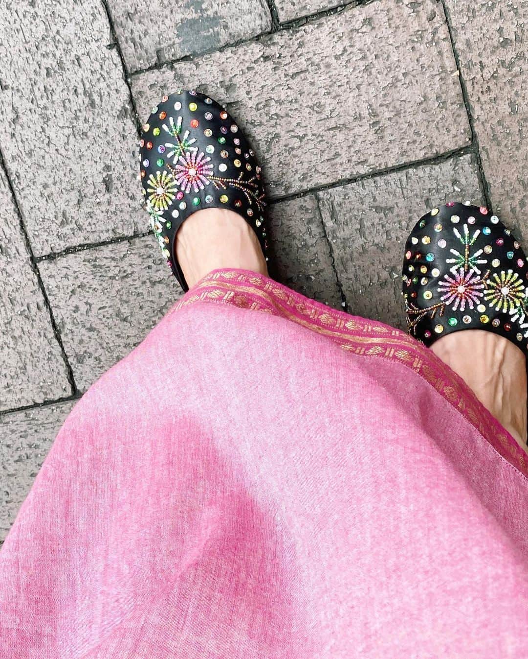 三戸なつめさんのインスタグラム写真 - (三戸なつめInstagram)「おはようございますます🌞 9月だね！(1日遅れ なつめ服紹介します！ . レースが激かわなインナーは @yuhanwangyuhan  ビームスの展示会で購入したものだよよ。 ワンピースは　@juriankoenji 靴は　@hiraru_koenji  高円寺の古着屋さんよ〜 バッグは　SINA SUIEN @arimoto_yumiko です🎀  マスクは　@unenanacool_official   アイテムぜーんぶきゅんきゅんするやつ。ぐっ👍  #なつめ服  #mito_natsume」9月2日 7時48分 - mito_natsume