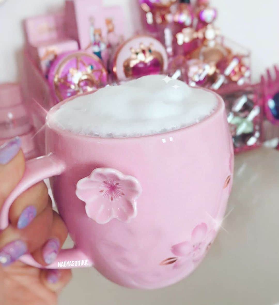 Nadya Antonさんのインスタグラム写真 - (Nadya AntonInstagram)「🌸 cherry blossom Latte 🌸 #pinkaesthetic #cherryblossom #japanstyle #sakura #sailormoon」9月2日 8時05分 - nadyasonika