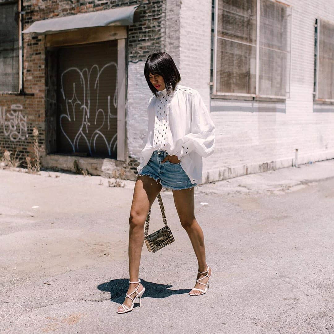 サムエデルマンのインスタグラム：「Tuesday’s uniform  Tap to shop the LEEANNE, on sale now  #LooksWeLove #SamEdelman」