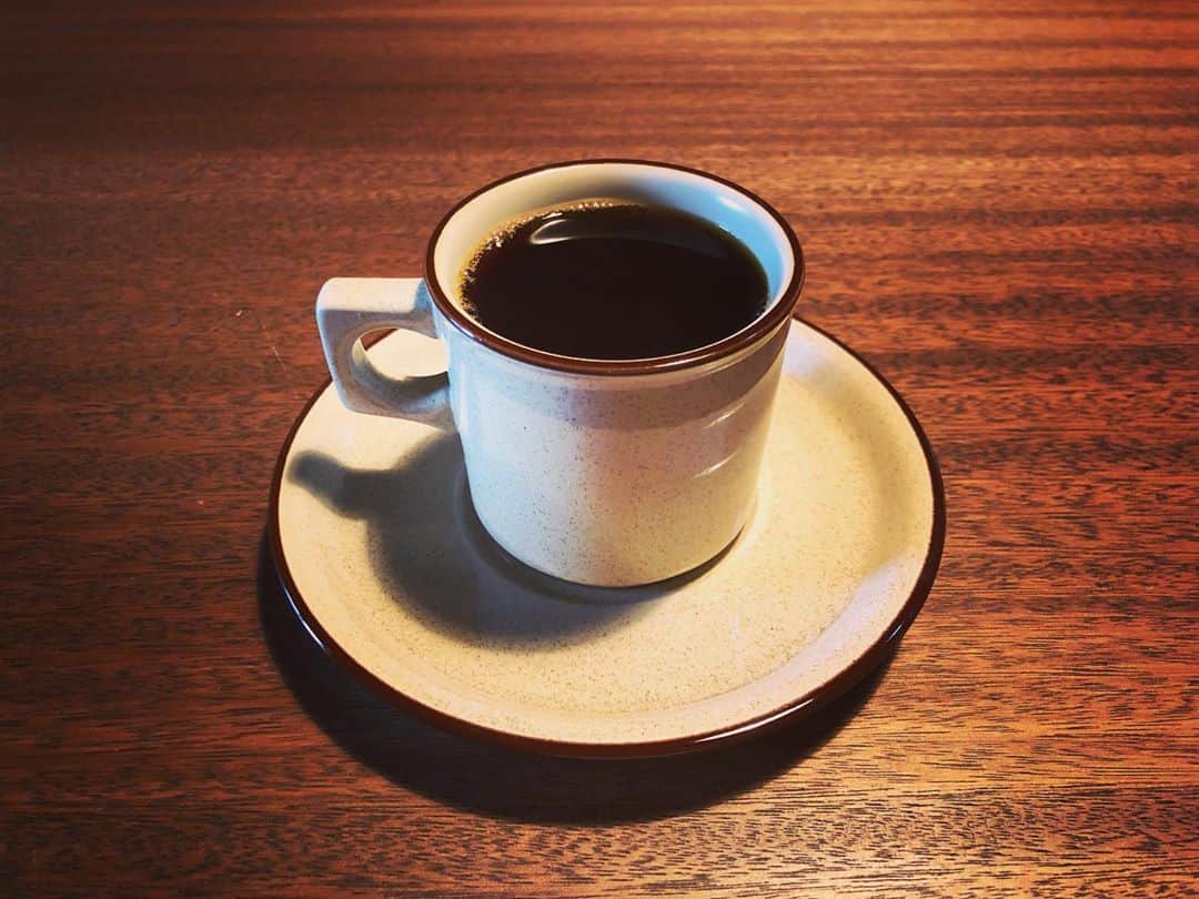 中村靖日さんのインスタグラム写真 - (中村靖日Instagram)「.  京都の想い出。  とてもすてきな 喫茶店をご紹介いただきました。  珈琲も甘味もていねいな手仕事の味。  #kyoto #coffeeshop #cafe #coffee #pudding #icecream #japan #photo #actor #diary #memory #record #20200830 #withafterpost」9月2日 8時41分 - yasuhi_nakamura