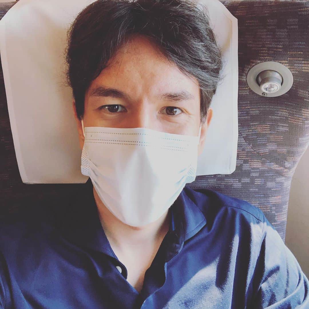 金子三勇士さんのインスタグラム写真 - (金子三勇士Instagram)「Good morning! On the way to Hamamatsu #浜松 #撮影 #収録 #ピアノ #ピアニスト #金子三勇士 #新幹線 #Hamamatsu #recording #movieshooting  #piano #pianist #MiyujiKaneko」9月2日 9時03分 - miyujikaneko_official