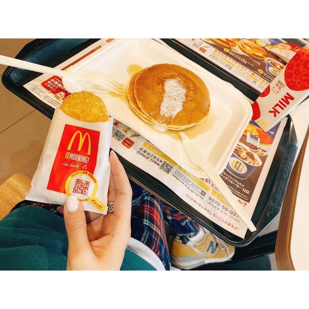 紗栄子さんのインスタグラム写真 - (紗栄子Instagram)「朝マックのこのセットⓂ️🌹 小さい頃からすきー🥰🥰🥰 #パンケーキ#ハッシュポテト#ミルク」9月2日 9時11分 - saekoofficial