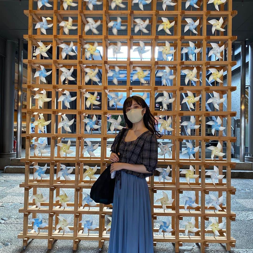川上千尋さんのインスタグラム写真 - (川上千尋Instagram)「風になびく私と、  ギャルみたいな私。  #京都 #かざぐるま」9月2日 9時23分 - this_chihhi