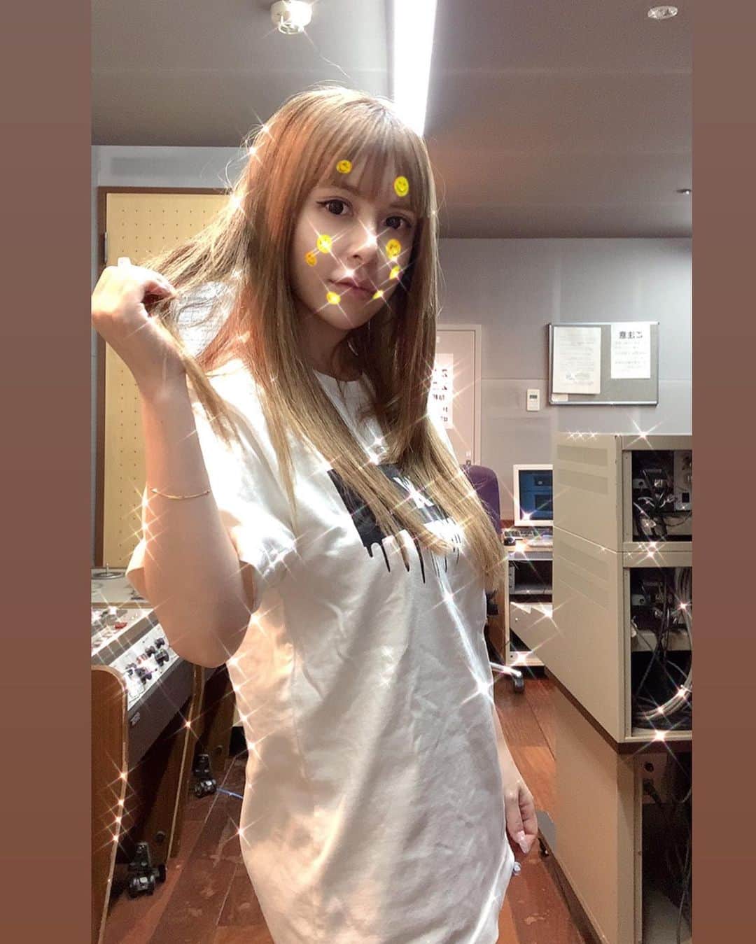 のインスタグラム：「morning~~😊✌️」