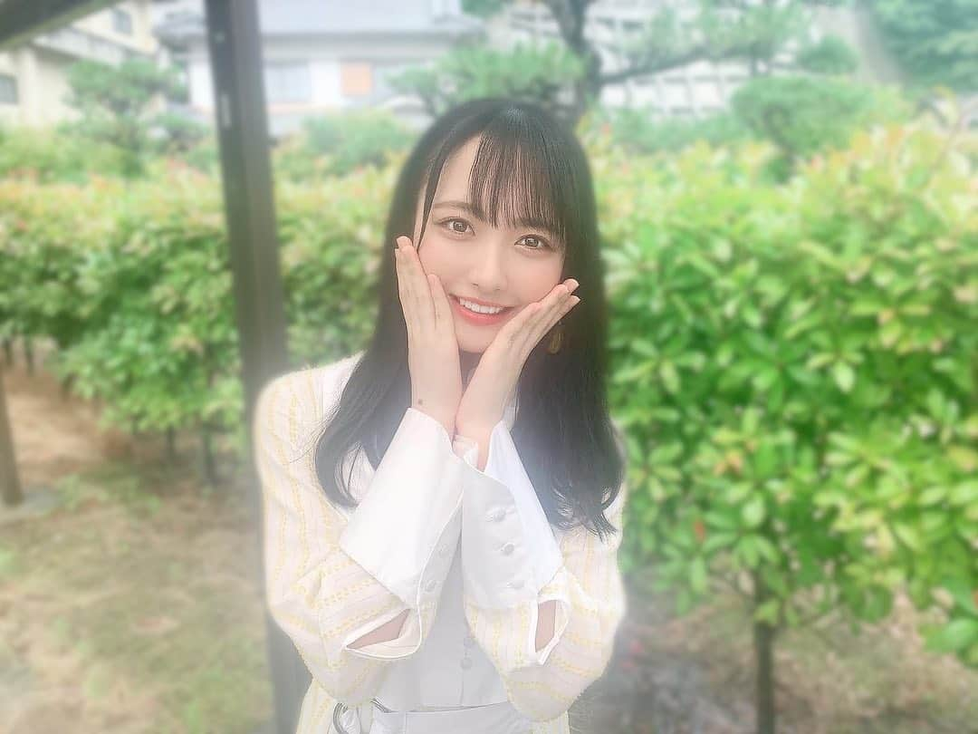 石田千穂さんのインスタグラム写真 - (石田千穂Instagram)「． STU48 5thシングル 「思い出せる恋をしよう」本日発売です！ MVの私服風衣装はスタイリストさんが用意してくださったお洋服の中からメンバー其々が選んだんです☺︎ 色んな所に注目して、沢山MV見てくださったら嬉しいです🌻 たくさんの方にとって、特別な曲になりますように。 大切に歌い続けていきます！ #STU48 #思い出せる恋をしよう #石田千穂」9月2日 10時09分 - chiho_ishida