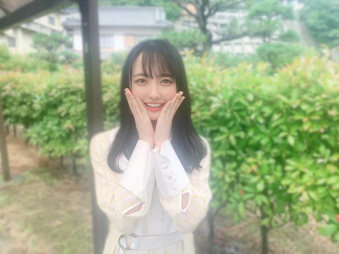 石田千穂さんのインスタグラム写真 - (石田千穂Instagram)「． STU48 5thシングル 「思い出せる恋をしよう」本日発売です！ MVの私服風衣装はスタイリストさんが用意してくださったお洋服の中からメンバー其々が選んだんです☺︎ 色んな所に注目して、沢山MV見てくださったら嬉しいです🌻 たくさんの方にとって、特別な曲になりますように。 大切に歌い続けていきます！ #STU48 #思い出せる恋をしよう #石田千穂」9月2日 10時09分 - chiho_ishida