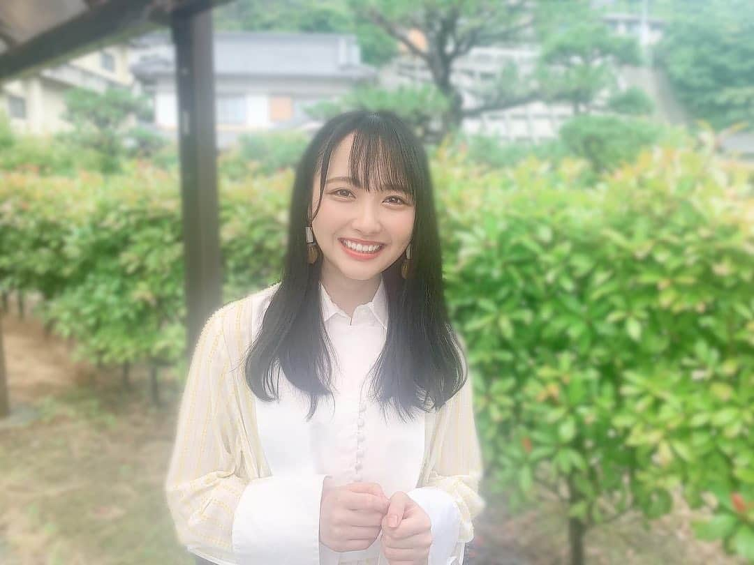 石田千穂さんのインスタグラム写真 - (石田千穂Instagram)「． STU48 5thシングル 「思い出せる恋をしよう」本日発売です！ MVの私服風衣装はスタイリストさんが用意してくださったお洋服の中からメンバー其々が選んだんです☺︎ 色んな所に注目して、沢山MV見てくださったら嬉しいです🌻 たくさんの方にとって、特別な曲になりますように。 大切に歌い続けていきます！ #STU48 #思い出せる恋をしよう #石田千穂」9月2日 10時09分 - chiho_ishida