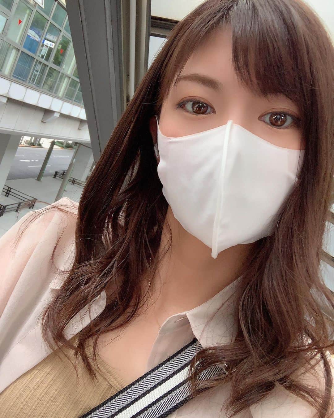 熊林保奈美のインスタグラム：「* . はろー9月。 9月スタートは涼しかったねぇ 台風それてってくれないかなぁ 週末のS耐開幕が心配😫 . ところで マスクのセンター曲がりがちなんだけど なんでなの？？？ . * #レースクイーン #RQ #熊林保奈美 #道産子 #Japanesegirl #paddokgirls #pitgirl #instalike #맞팔」