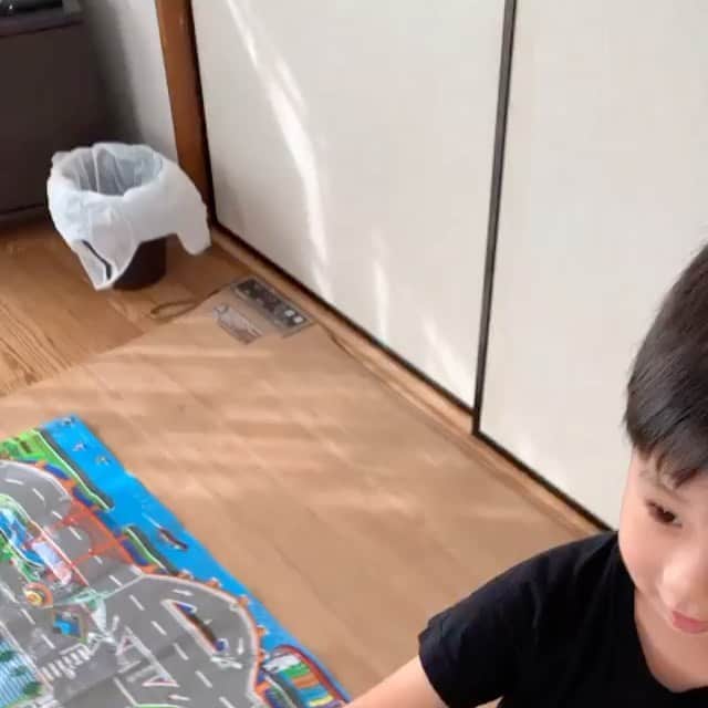 のインスタグラム：「かわいいメッセージ届きました。 ハヤトくんありがとう！ 月桃のおじちゃんは めちゃくちゃ嬉しくて 何度も何度も動画みてるよ♪ お出かけの時も月桃を持ち歩いてくれるなんて 月桃さんも大喜びしてるはず よっしゃ、今日も頑張れる！  #月桃ライフ #かわいいメッセージ #嬉しくて泣きそう  #ありがとう」