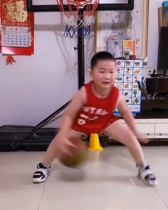 ファンクマスター・フレックスのインスタグラム：「U see him! He out here ready to break ankles! Pow! Who want action????」
