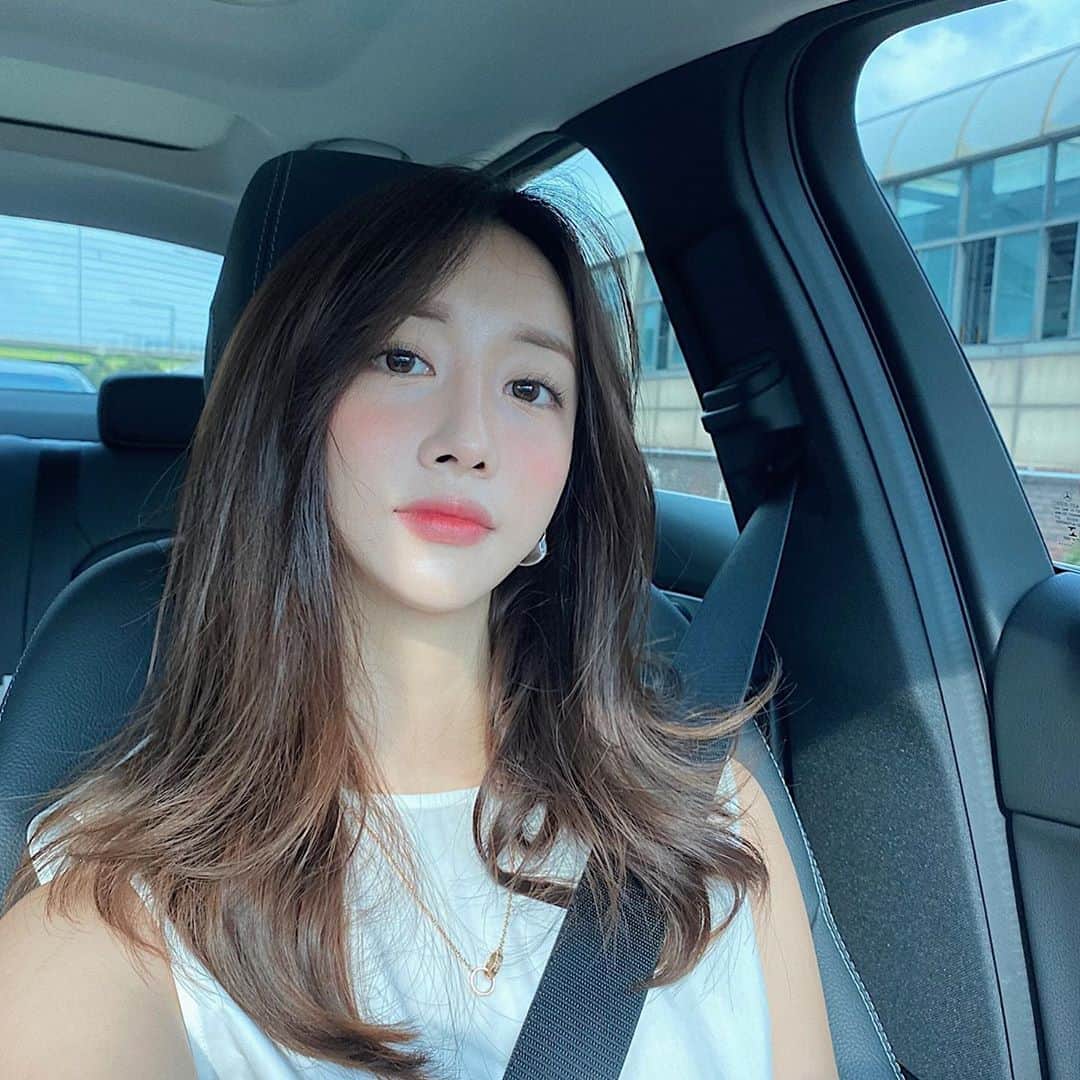 COCO さんのインスタグラム写真 - (COCO Instagram)「♥ always traffic on the way to shoot www! 🚙💨  오늘은 판교로 출근하는날☺️ @beautycookie_official  #selfie #출근길」9月2日 11時09分 - rilaccoco