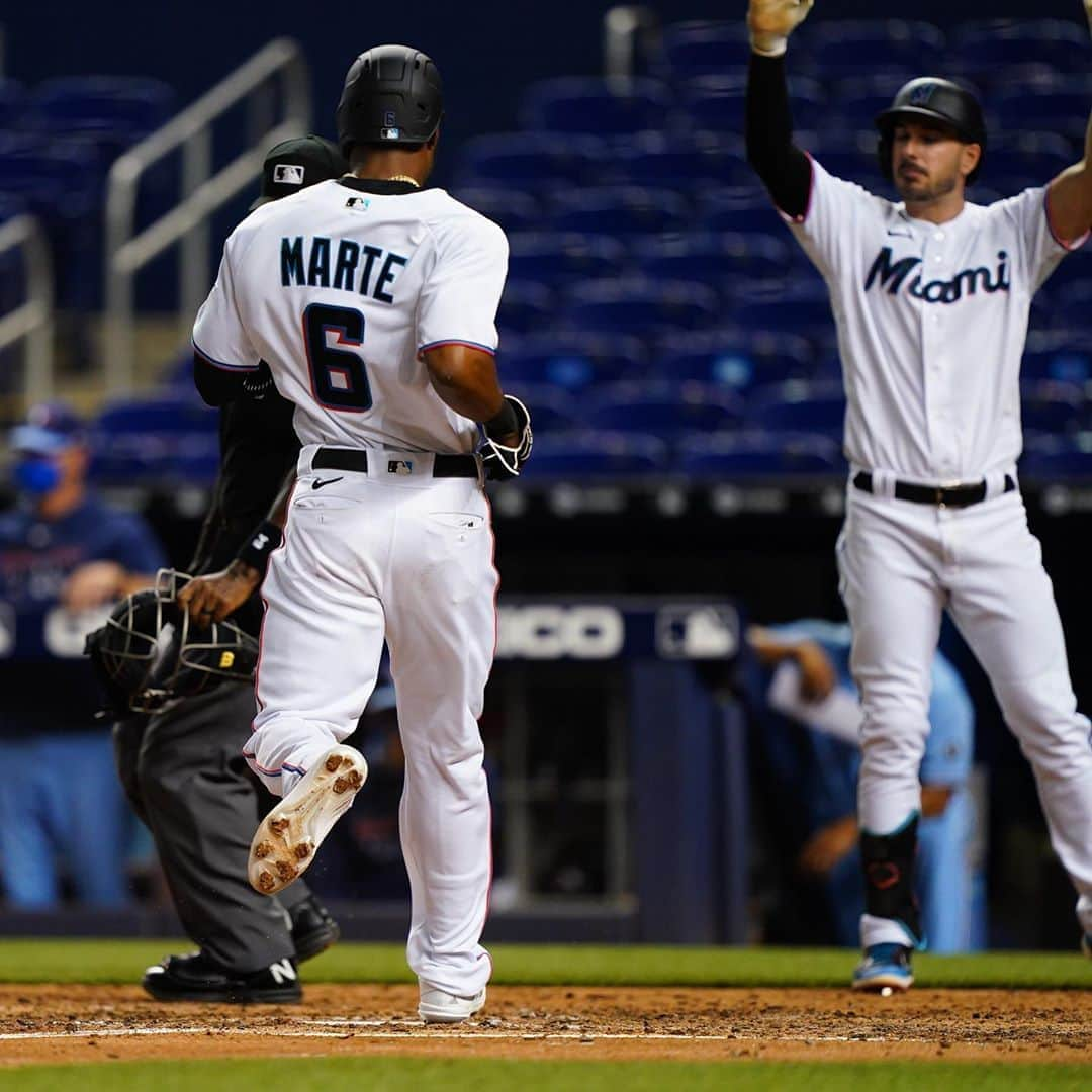 マイアミ・マーリンズさんのインスタグラム写真 - (マイアミ・マーリンズInstagram)「Marlin(g)s win. No one else. #JuntosMiami」9月2日 11時39分 - marlins