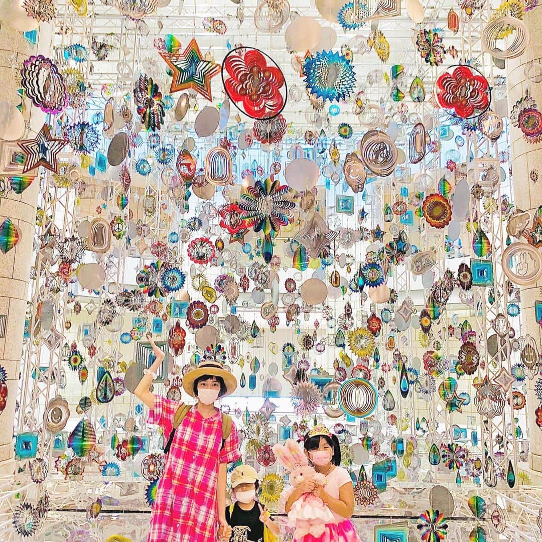 山口尚美のインスタグラム：「パパ上げてたけどママverもあげちゃろ 久々にアートな空気を吸った…！ #横浜トリエンナーレ2020」