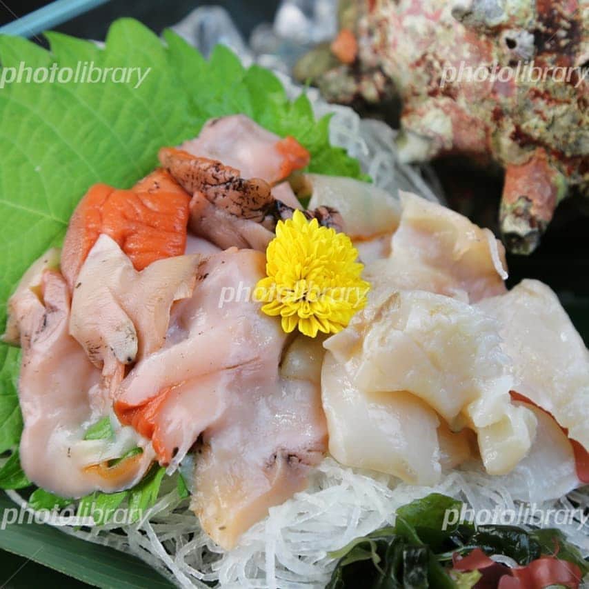 宇月田麻裕さんのインスタグラム写真 - (宇月田麻裕Instagram)「FM NACK5今日のラッキーフード占い！ 金運をUPさせてくれるのは、貝。 活貝、新鮮な貝のお刺身はいかが？　貝は一度閉じたらなかなか開かない。お金をつかんだら、もう自分のもの。蓋を閉じてしまおう。 #美味しい物を食べて運気UP #ラッキーランチ　#ラッキーフード　#fmnack5　#スマイルサミット　#mahiroutsukita #宇月田麻裕　#開運食べ物 #パワーフード　 #開運フード FM NACK5 「Smile SUMMIT」　　美味しい物を食べて運気UP!　開運研究家　ウツキタマヒロの「Lucky Lunch」  月曜～木曜　11時ころオンエアー￼  陰陽五行(ｲﾝﾖｳｺﾞｷﾞｮｳ)による今日のあなたのラッキーフードは？  ランチで食べられなかったあなたは、ディナーでもOK！  (アレルギーの人は食べたらだめよ(^-^;)  よかったら、聴いてみてくださいね💛📻」9月2日 11時53分 - mahiro_utsukita