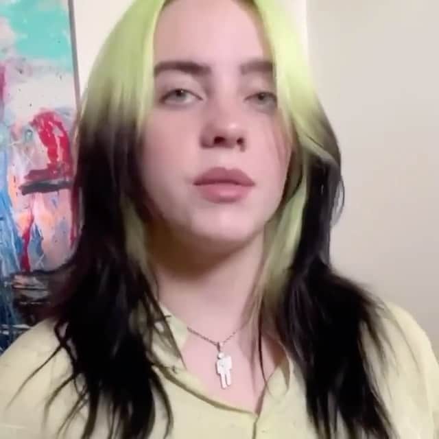 アマンダ・デ・カディネットのインスタグラム：「Thank you Eilish Fam 👏🏻👏🏻👏🏻💗Repost  @maggiembaird • In some states you don’t even have to be 18 to be a poll worker! Have a great experience and serve your democracy!’ @billieeilish @finneas @powerthepolls」