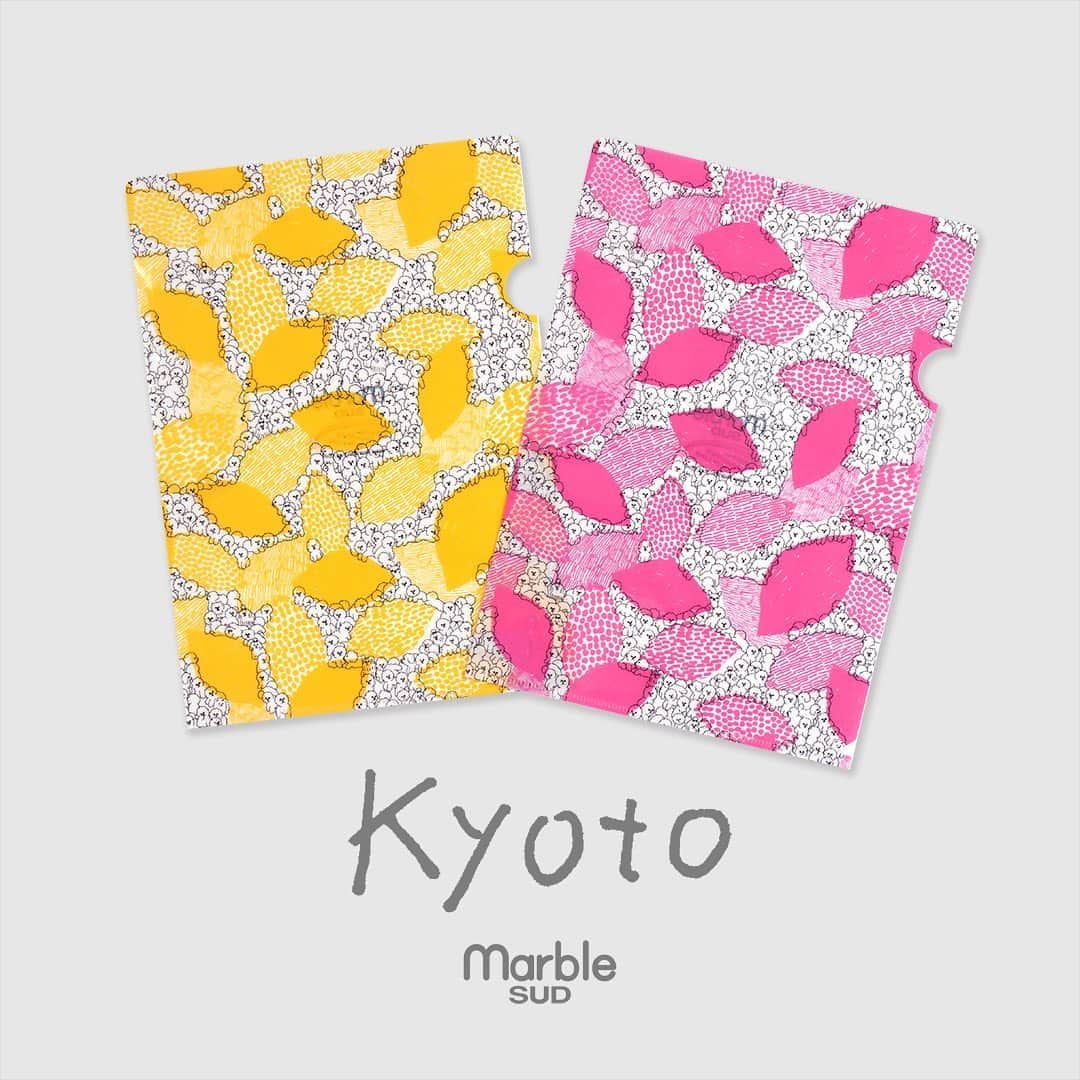marbleSUD(マーブルシュッド) のインスタグラム：「いつも京都伊勢丹店をご利用いただき誠にありがとうございます。おかげさまで8月末にOPEN1周年を迎えることが出来ました。  1周年を記念して、9月2日(水) 〜22日(火)の期間中、税込3,000円以上お買い上げのお客さまに、marble SUDオリジナルのクリアファイルをプレゼントいたします。秋の新作も続々入荷中と目白押しですので、ぜひお店にいらしてくださいね。皆さまにお会いできるのを楽しみにしております。」