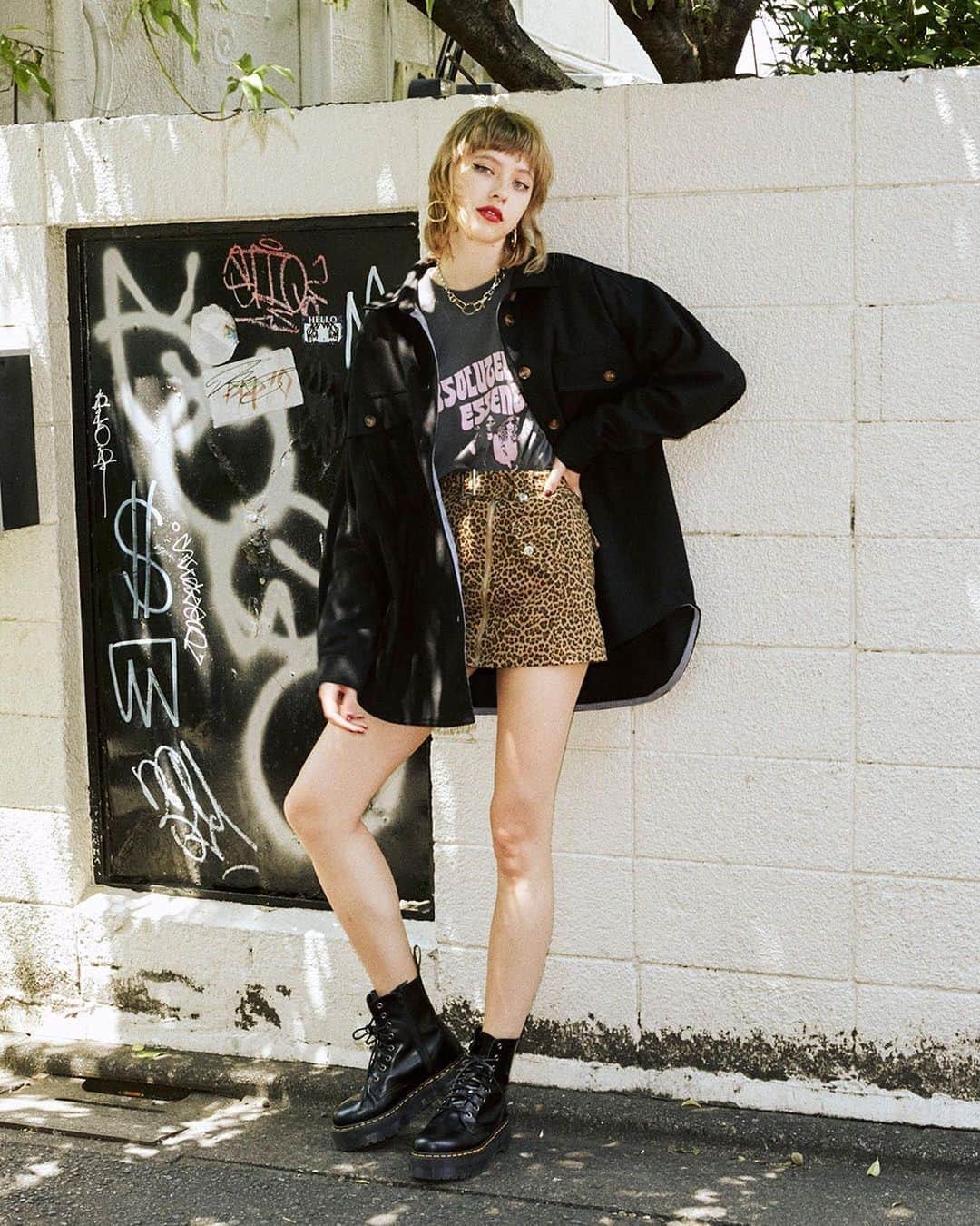 のインスタグラム：「【NEW ARRIVAL】 . ▼jacket CPOジャケット ￥7,700(tax in) GRY/BLK/RED/KHK/CLR . ▼tops ショルダージップロンT ￥5,390(tax in) IVY/BLK/MNT . ▼bottoms ライダースミニスカパン ￥6,600(tax in) BLK/GRN/BLU/MIX . jouetie official WEB STORE RUNWAY channel AUTUMN PRE ORDER ITEM 10%OFF 本日9/2(WED)23:59まで！ . @jouetie_official TOPページURLからチェック✔️ 商品詳細は画像をタップ🛒📌 . #jouetie #jouetie2020aw #jouetie_ootd #fashion #autumn #winter #street #mixstyle #ジュエティ」