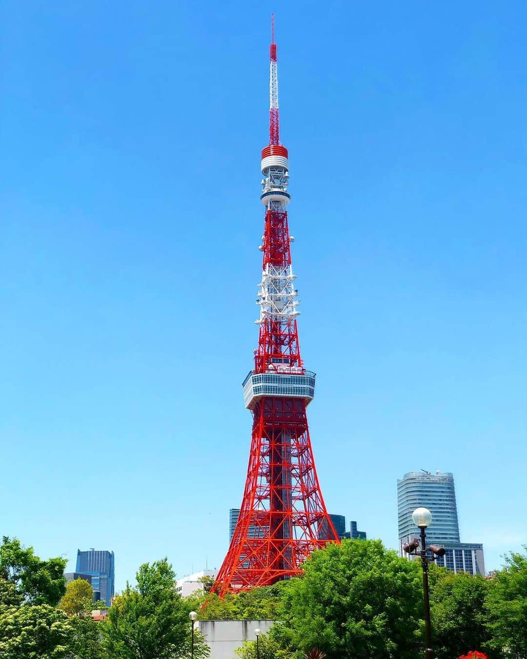 黒ユイさんのインスタグラム写真 - (黒ユイInstagram)「東京タワー🗼 立派。かっこいい。 自然いっぱいの田舎も好きだけど なんだかんだやっぱり好きな東京。 #東京タワー #🗼」9月2日 12時18分 - yui_my_life