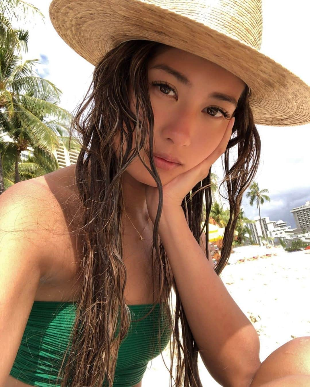 Mihoさんのインスタグラム写真 - (MihoInstagram)「𝑤𝑎𝑖𝑘𝑖𝑘𝑖 ⚓︎  #waikiki#waikikibeach#oahu#hawaii#throwback#hawaiilife#hilife#beautifulsail#seafolly#hawaiitrip#beachselfie」9月2日 12時34分 - march16m