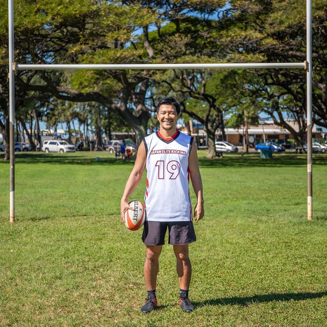 君島良夫のインスタグラム：「▽ラグビー選手を引退した自分に言いたいこと  長い間よくやった。幸せな選手生活に感謝。  新しいキャリア、新しい生活。仕事が全くない期間もあって、不安に襲われて眠れない日もくる。でも大したことじゃない。そんな日こそアクションを起こせ。  進もうとしている道は正しい。「どう働くか」よりも「どう生きるか」を考えて過ごせ。  To myself after retirement from rugby  -Well done for a long time as a player. So grateful for such a blessed carrier.  -New carrier, new life. Sometimes, you don’t have any works. And you wake up at midnight suddenly because of feeling anxiety. But no worries at all, just be yourself and live the life.  -You are facing to the right direction. Important thing is 'how you live’ not ‘how you work’. Keep living the dream.」