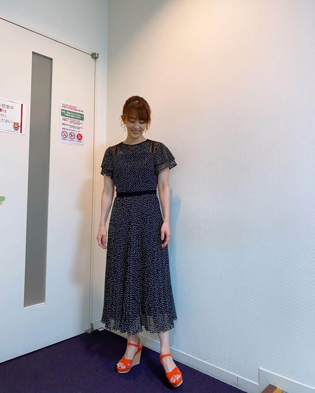 田中理恵さんのインスタグラム写真 - (田中理恵Instagram)「仰天ニュースで着ていたお洋服です。 @loulouwilloughby_official  ドットも大好き❤ モノトーンカラーも大好き❤ 素敵なワンピース👗でした😍🤍  皆さん、私はすごく元気ですよ😆😊」9月2日 12時53分 - riiiiiie611