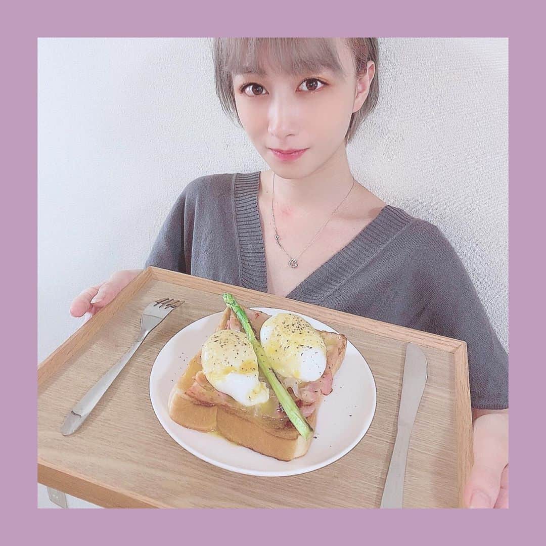 福島雪菜のインスタグラム：「ʚ✞ɞ * * 今日のお昼ごはん。 * ✧エッグベネディクト * * #手料理❤️ #ワンプレートランチ #おうちごはん」