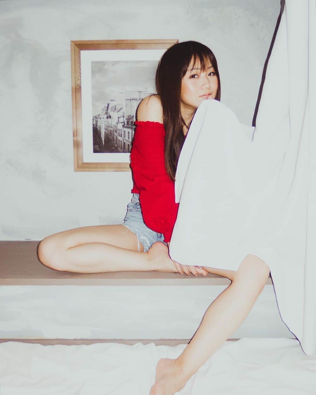 のインスタグラム：「9月こんにちは🥰 今までストリート多しだったけど、 最近は色んなジャンルの洋服 着るのが好きです❤️ 📸 @manimanium . . ☆☆☆☆☆☆☆☆☆☆☆☆☆☆☆. . September Hello 🥰  Until now there were many streets,  Clothes of various genres these days  I like to wear it ❤️. .  9 월 안녕하세요 🥰  지금까지 거리 많다 이었지만,  최근에는 여러 장르의 옷  입는 걸 좋아해요 ❤️. . ☆☆☆☆☆☆☆☆☆☆☆☆☆☆☆. . . .  #ポートレート #ポートレート撮影 #photooftheday #photo_jpn #ootd #오오티디 #오오티티 #사징스타그램 . . . .」