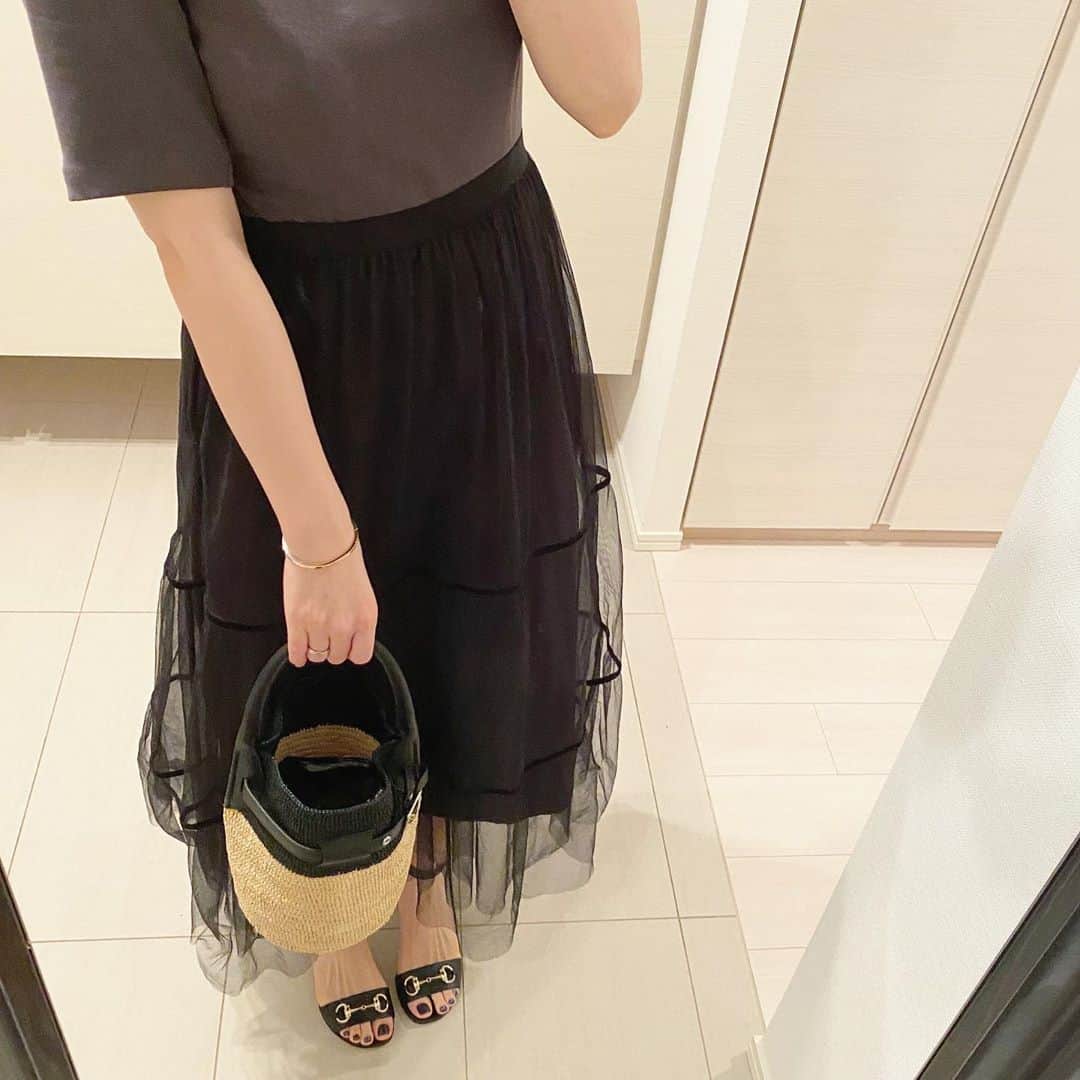 のインスタグラム：「このワンピース買ってよかった✨もう少し秋に近づいたらブーツとベレー帽と合わせたいなって☺️💭﻿ ﻿ このバッグも去年だったかな?買ったやつだけど相変わらず可愛くて大活躍してくれてる🥰﻿ ﻿ onepiece @furfur_official  bag @celine  sandals @gucci  ﻿ #いつかのコーデ #code #ワンピース #コーディネート #服 #oots #fashion」