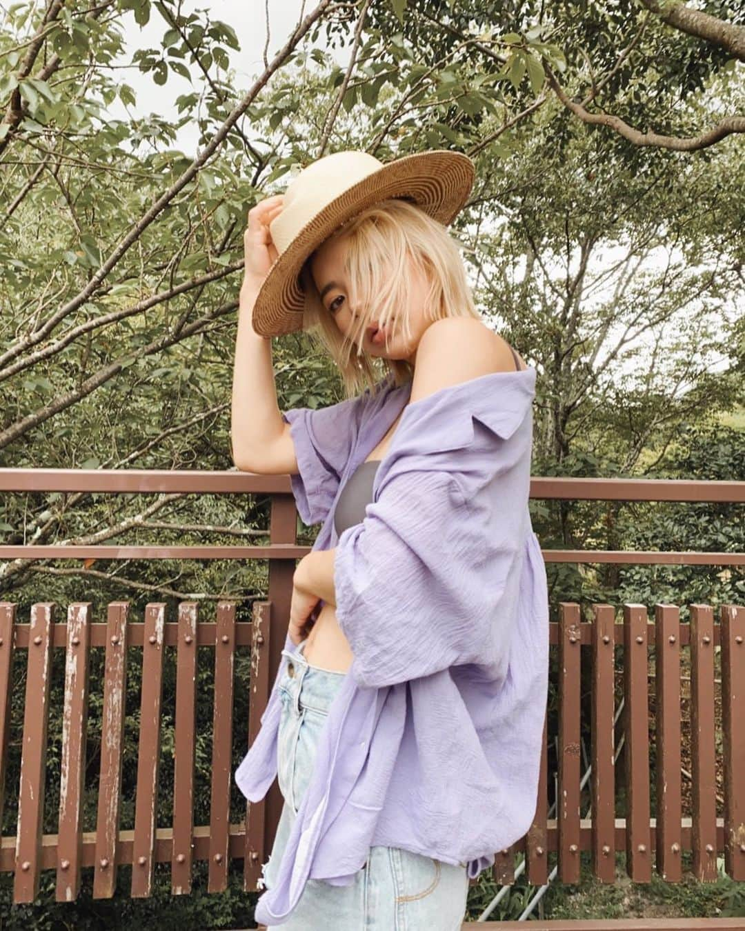 suzuka noseさんのインスタグラム写真 - (suzuka noseInstagram)「. 夏終わりのパナマハット👒 リゾート感を引き算したメンズライクなスタイリングが好き。  @borsalino_world  #borsalino #ボルサリーノ #パナマハット」9月2日 13時37分 - suzukatochimoto