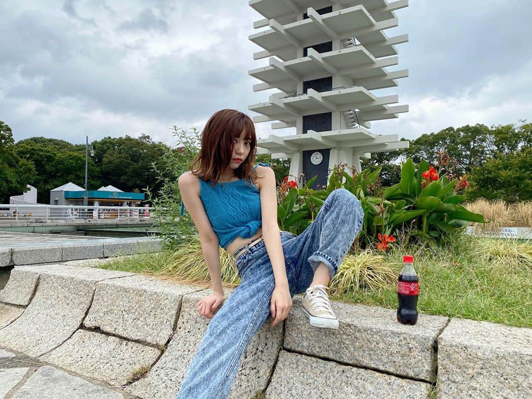 MIMORIさんのインスタグラム写真 - (MIMORIInstagram)「9月でも陽があれば暑いよね🌈💜🔥🥵✌️  #kolme#japan#girl#japanese#bule#fashion#code#👖#公園#september#foryou#followｍe#jouetie #wcloset #converse」9月2日 13時44分 - mimorimorimorikolme