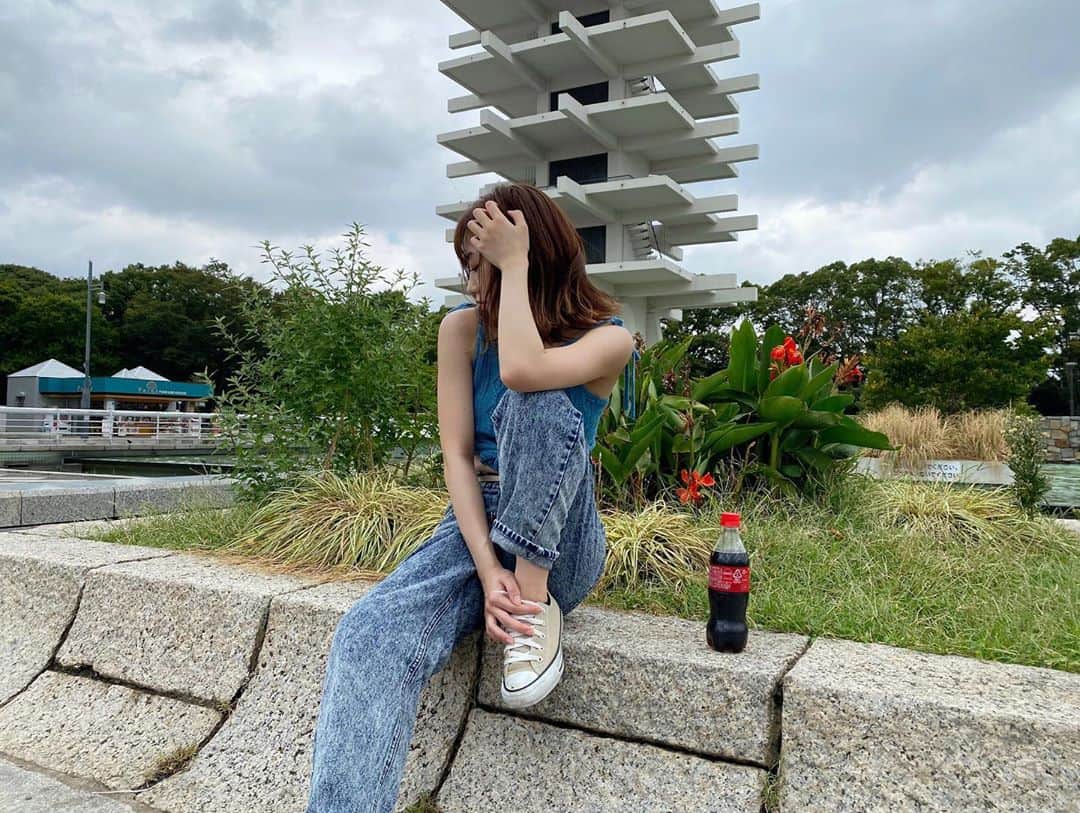 MIMORIさんのインスタグラム写真 - (MIMORIInstagram)「9月でも陽があれば暑いよね🌈💜🔥🥵✌️  #kolme#japan#girl#japanese#bule#fashion#code#👖#公園#september#foryou#followｍe#jouetie #wcloset #converse」9月2日 13時44分 - mimorimorimorikolme