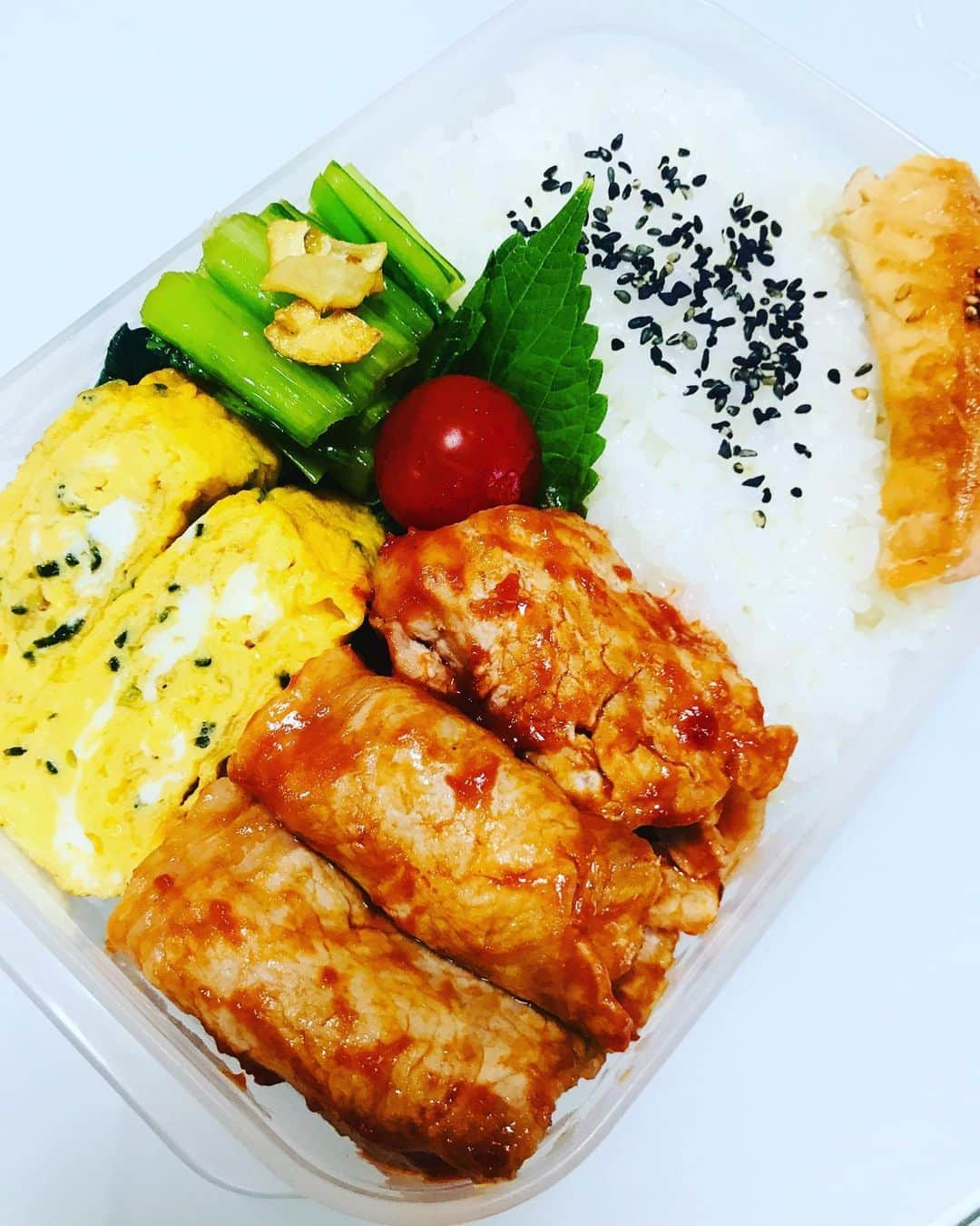 吉岡美穂さんのインスタグラム写真 - (吉岡美穂Instagram)「お弁当🍱 ポークチャップのお弁当でした🍙 明日は何にしようかな😄  #中学生タッパー弁当 #大盛りご飯 #トマトも残さない🍅 #お弁当おかず」9月2日 14時14分 - miho_yoshioka_18