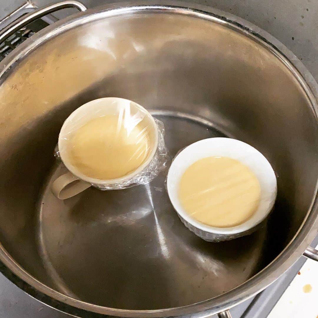 ただすけのインスタグラム：「夜中に豆乳プリンの練習」