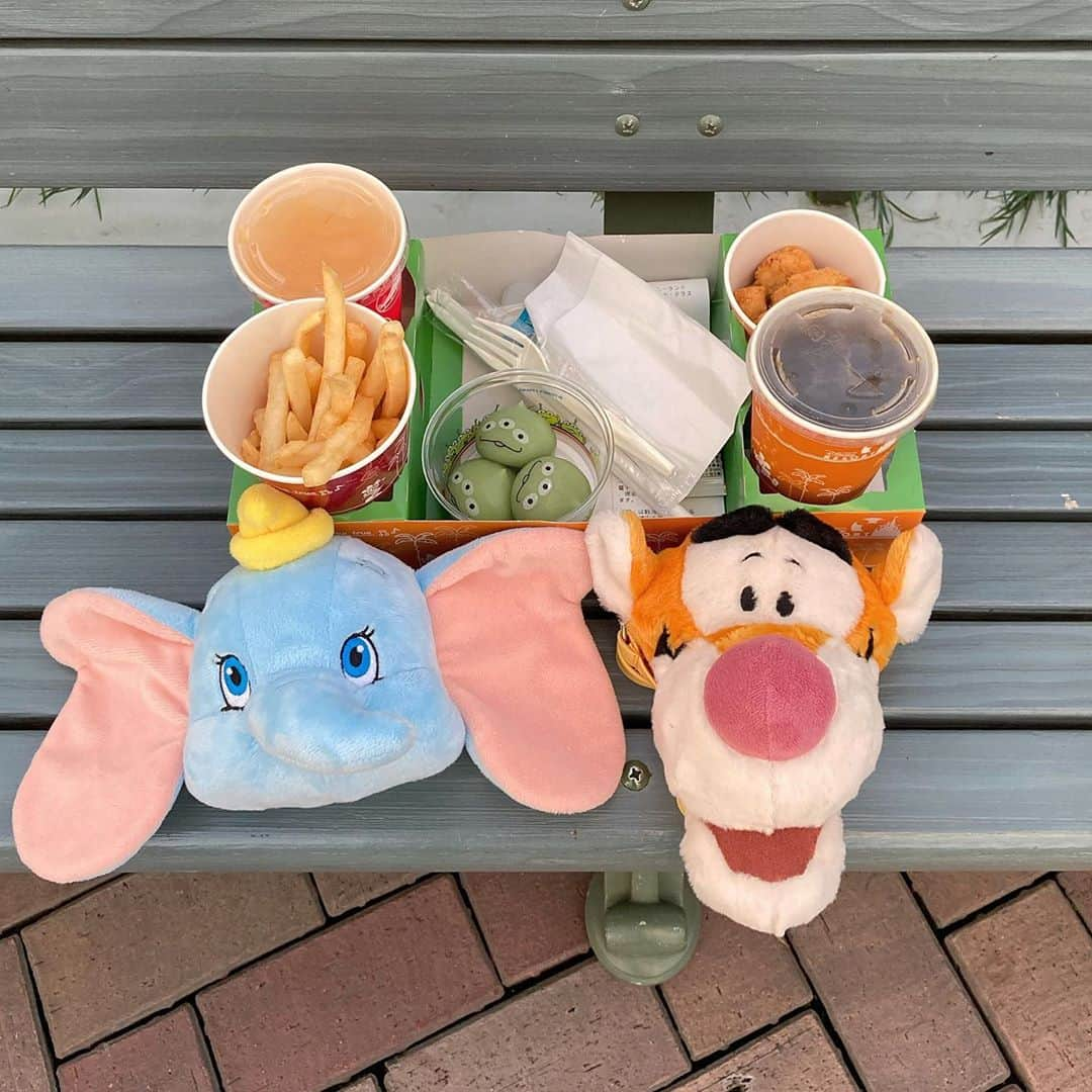 谷口朝香のインスタグラム：「@tokyodisneyresort_official  ポシェットかわいくて集めたくなる♡」