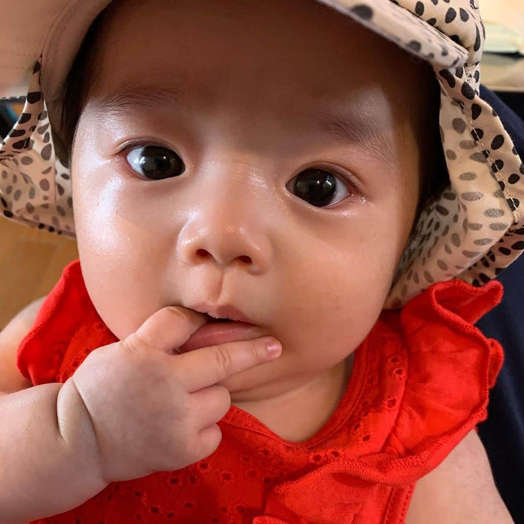 漆川由佳のインスタグラム：「生後4ヶ月くらいの衣琉茉⭐️⭐️⭐️」