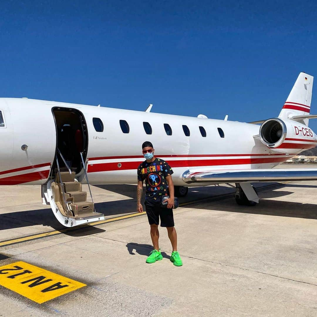 ヘセ・ロドリゲスさんのインスタグラム写真 - (ヘセ・ロドリゲスInstagram)「Paris✈️⚽️」9月2日 23時53分 - jeserodriguez10