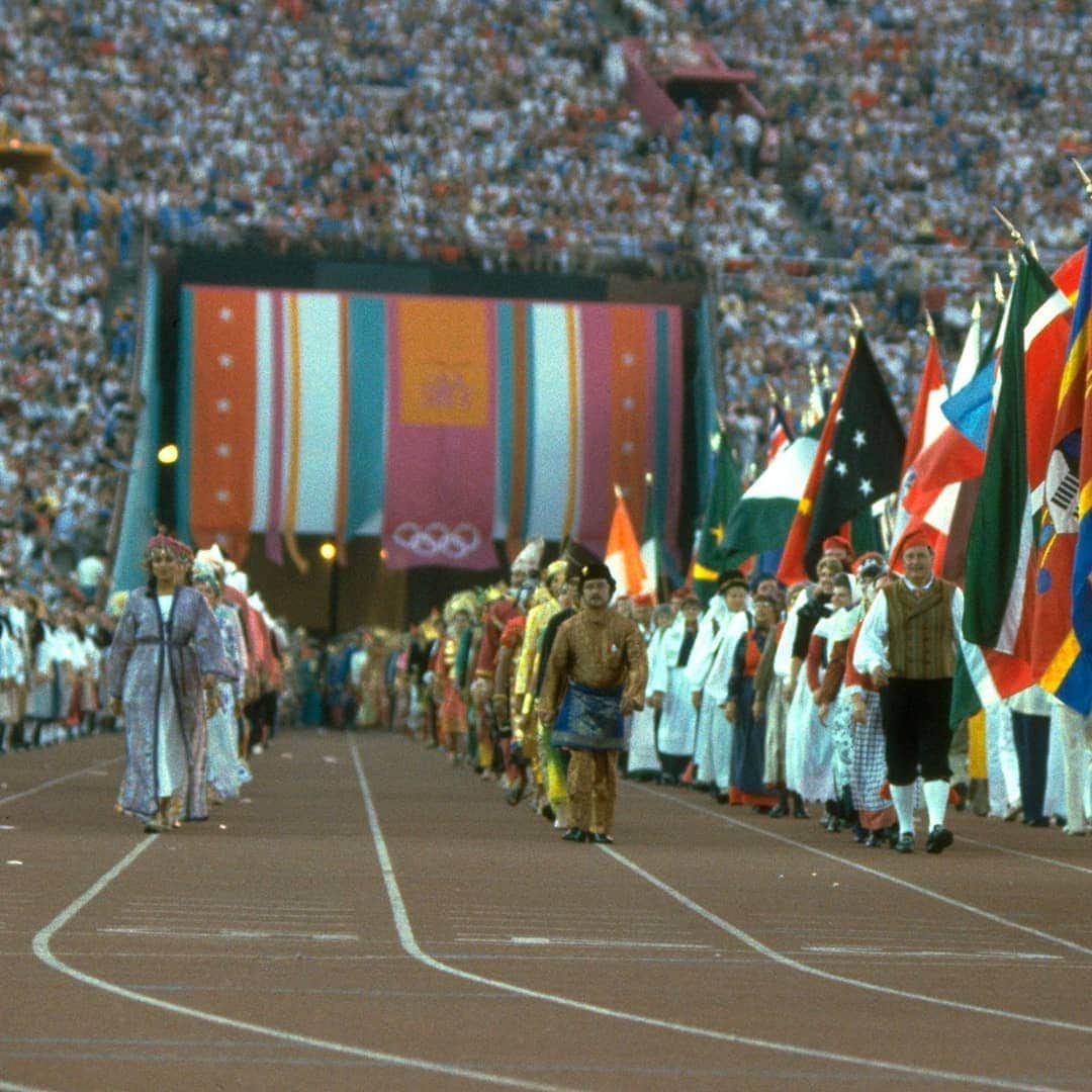 オリンピックさんのインスタグラム写真 - (オリンピックInstagram)「As we get ready to launch the LA 2028 Olympics, we take a look back at the unforgettable Opening Ceremony of the Games the city last hosted in 1984.⁠ ⁠ A Ceremony full of unity, co-creation, star Olympians, and even a rocket man! 🇺🇸🚀🔥 #StrongerTogether #LA2028」9月3日 0時05分 - olympics