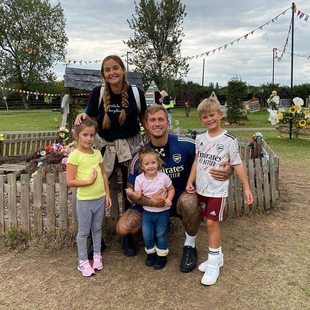 ダニエル・オズボーンさんのインスタグラム写真 - (ダニエル・オズボーンInstagram)「Lovely day at the farm today with the gang ❤️」9月3日 0時20分 - danosborneofficial