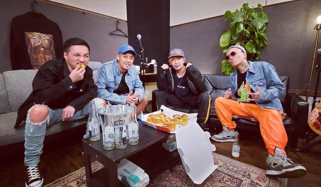 TEEDAさんのインスタグラム写真 - (TEEDAInstagram)「Happy birthday #shinnosuke_rookiez !! His birthday party live was great!  ルキスのシンノスケの誕生日LIVEに参加させて貰ったよー！ホーミー達と最高の時間を過ごせた！！ おめでとう！！シンちゃん！！  #backon #teeda #spyair #uz_spyair #big_kit_kat #rookiezispunkd #birthdayparty #studiodugout2 #松戸　#goner」9月3日 0時23分 - teeda_bo