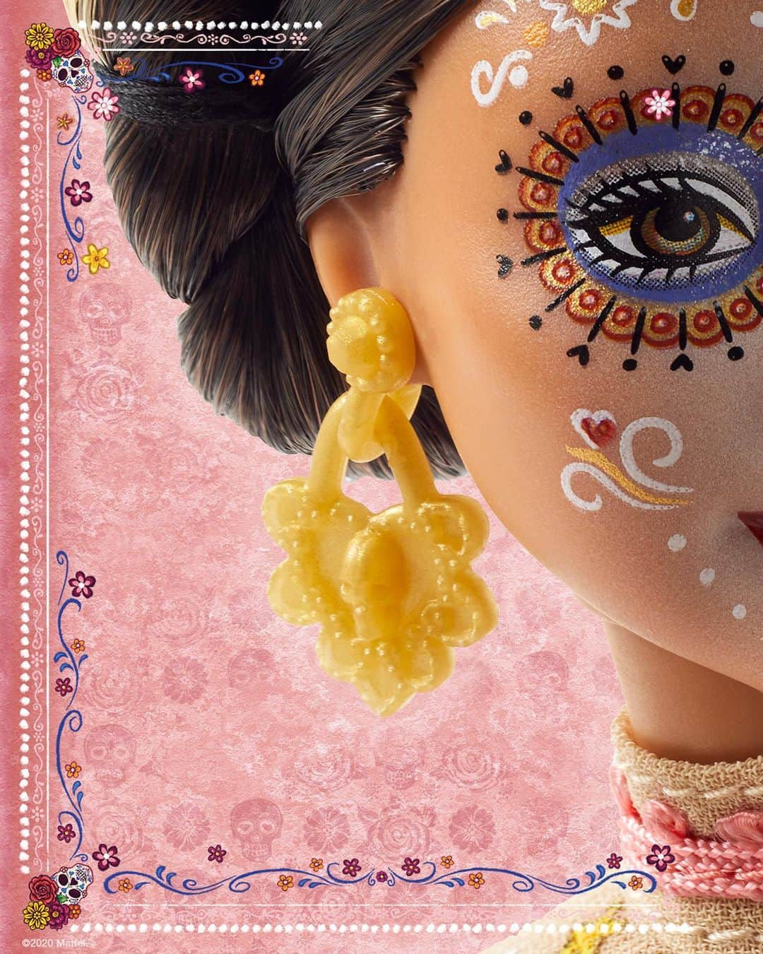 バービーさんのインスタグラム写真 - (バービーInstagram)「Barbie celebrates the time-honored tradition of #DiaDeMuertos with a new collectible doll honoring the symbols and rituals of the holiday.   From the delicate lace embroidered dress, to the captivating calavera face paint, the #Barbie Día de Muertos doll pays tribute to the customs of families around the world.」9月3日 0時28分 - barbie