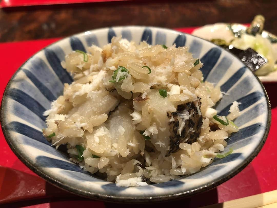 松本康太さんのインスタグラム写真 - (松本康太Instagram)「『長芋と鯛の土鍋ご飯』食べてビックリ！長芋のホクホク感がとても美味しいのです♪鯛がお米一粒一粒に絡んで凄く贅沢な気分になれる一品！  #土鍋ごはん #土鍋ご飯 #長芋 #鯛 #長芋と鯛の土鍋ご飯 #賛否両論 #初体験 #レギュラー松本 #あるある探検隊 #飯テロ」9月3日 0時50分 - aruarutankentai.matsumoto