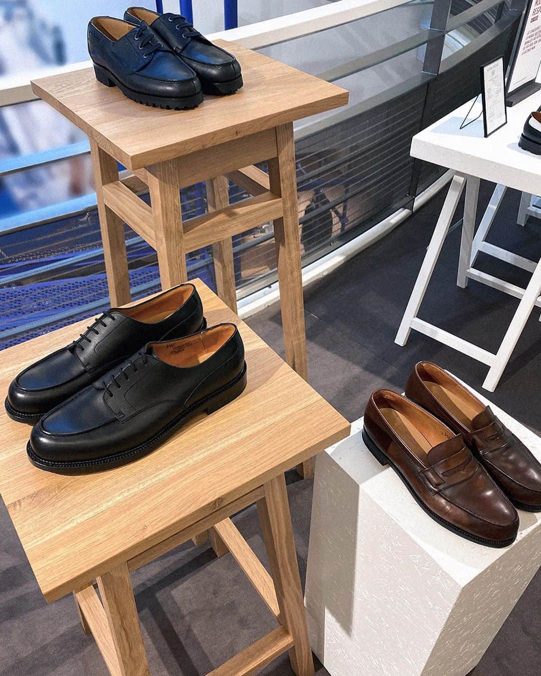 のインスタグラム：「Notre initiative Weston Vintage se dévoile aussi aux Galeries Lafayette Haussmann.  __ Come and discover our new Weston Vintage pop-up store imagined by @oliviersaillard at the Galeries Lafayette Haussmann. #JMWeston #WestonVintage #GaleriesLafayette #Paris」